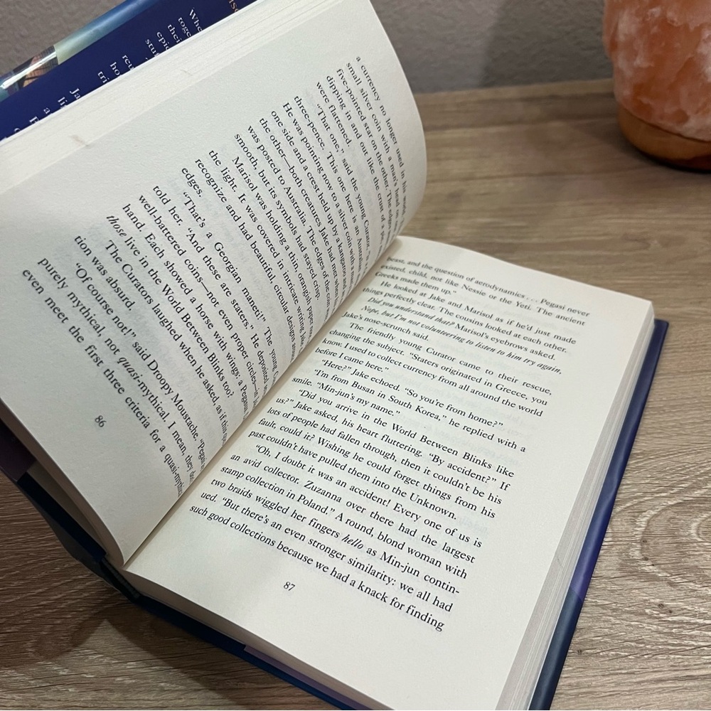 The World Between Blinks Book 1 Amie Kaufman Ryan Graudin First Edition HC - Picture 15 of 16